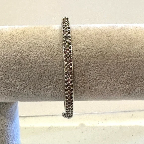 New Bracelet- made with Swarovski elements/ crystals- silver hinged bangle - Picture 7 of 15
